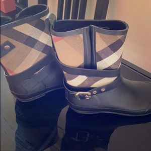 Burberry boot
